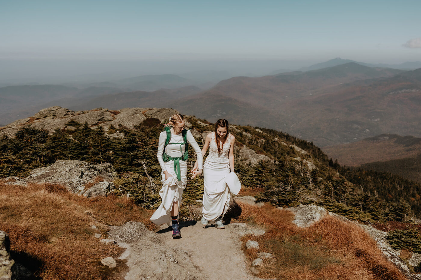 brides hiking camels hump